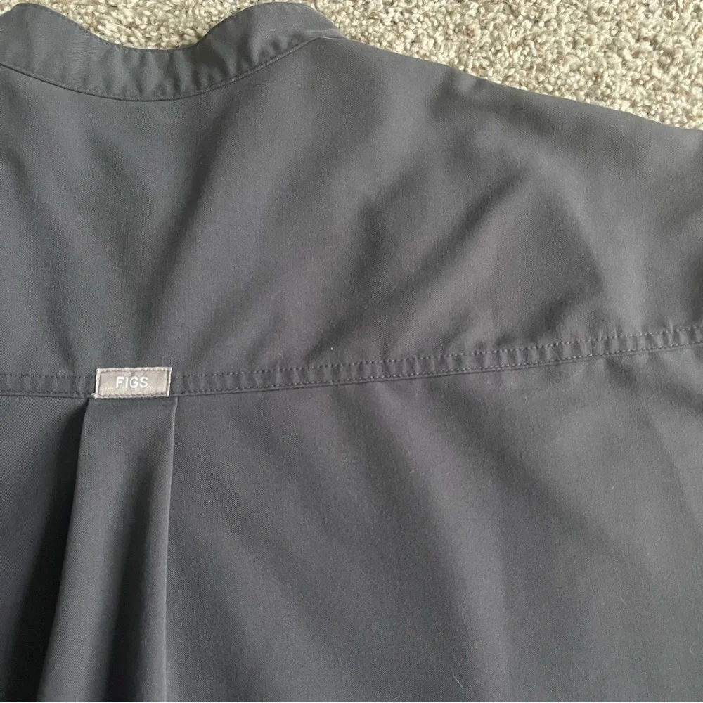 Figs Women's Gray Top with Red Accents - Picture 6 of 6